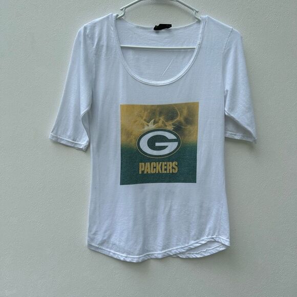 Green Bay Packers Women’s Graphic T-Shirt White Scoop Neck Size Small - Picture 1 of 4